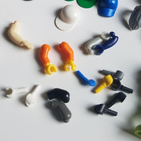 Lego Miscellaneous Mini Figure Pieces - Picture 8 of 12